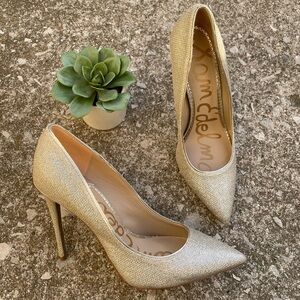 Sam Edelman | Danna Pointed Toe Heel, Festive Stiletto in Jute Sparkly Metallic
